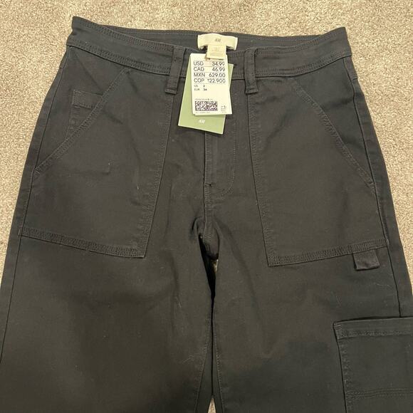 NWT H and M Women's Cotton Cargo Black Pant with Pockets Straight Leg Size 2 - Picture 1 of 9